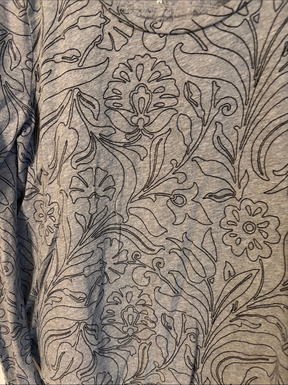 Ann Taylor LOFT Gray Floral-Print Long Sleeve Tee - Charcoal Outline. Med. - Picture 4 of 5